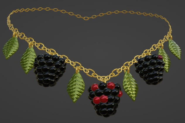 Necklace Model by : Hydrophire